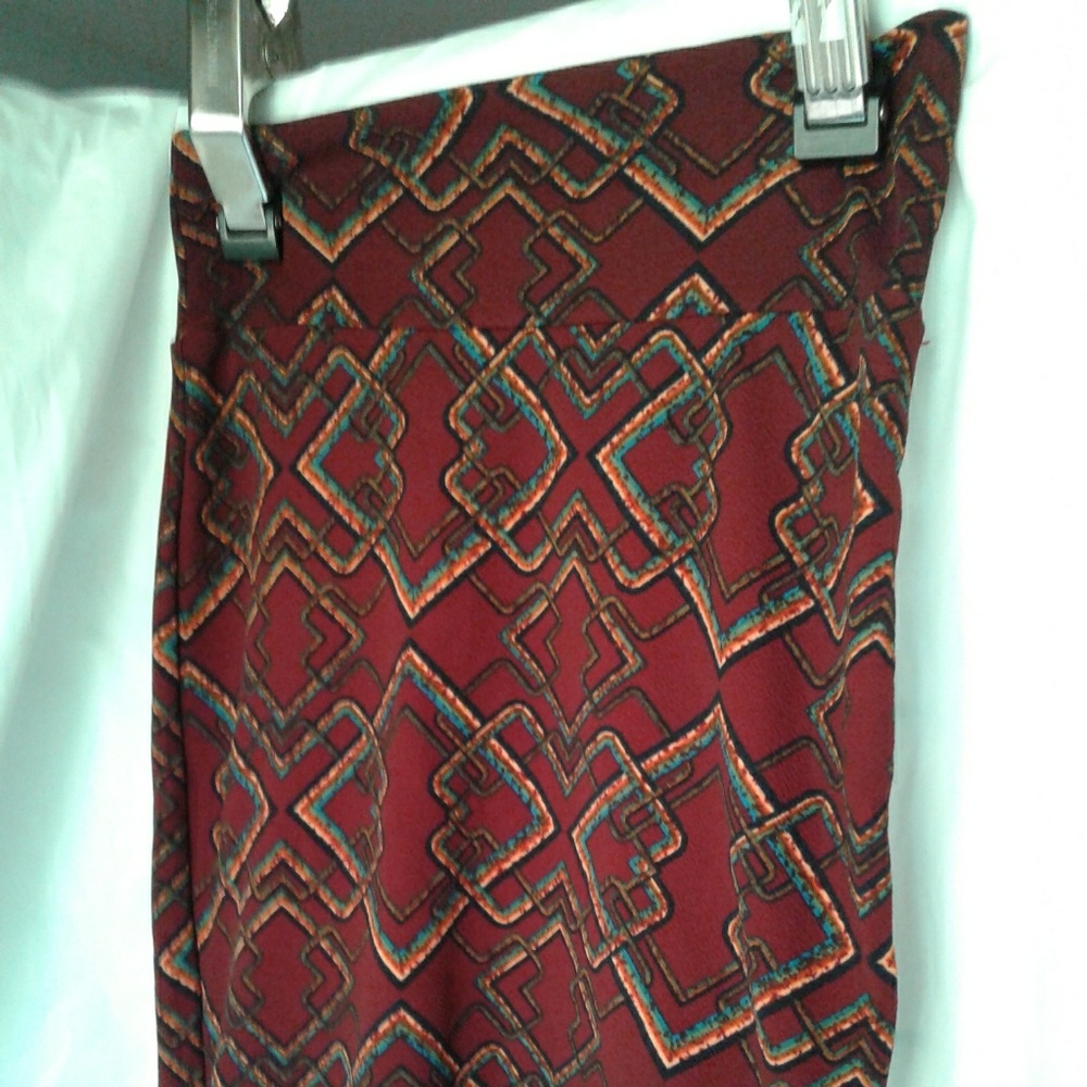 LuLaroe NWOT Cassie Pencil Skirt Burgundy Blocks S